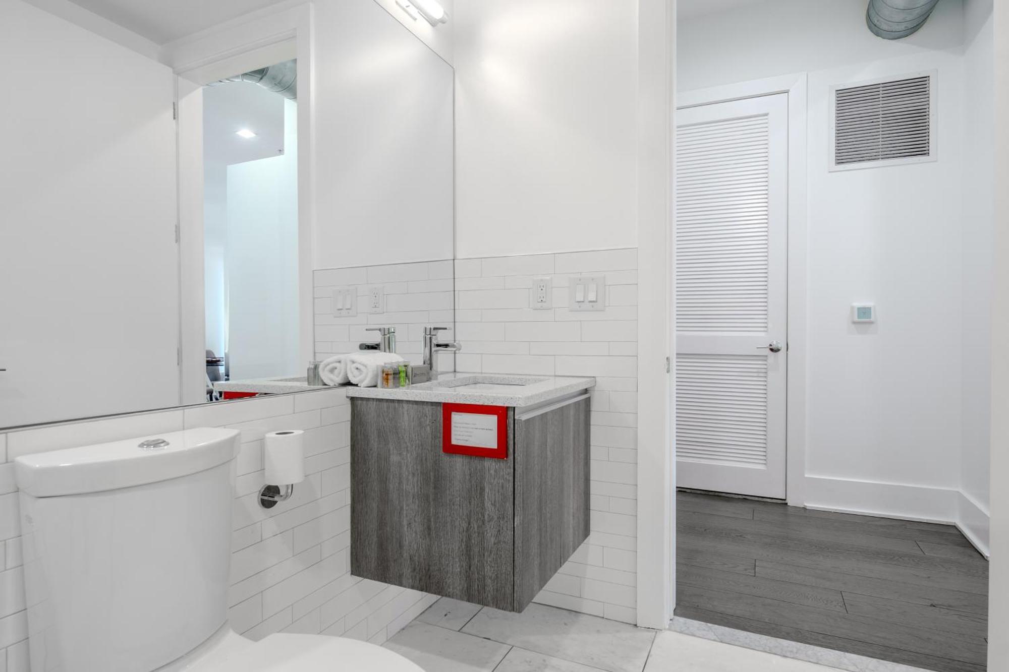 Dharma Home Suites Hoboken Extérieur photo